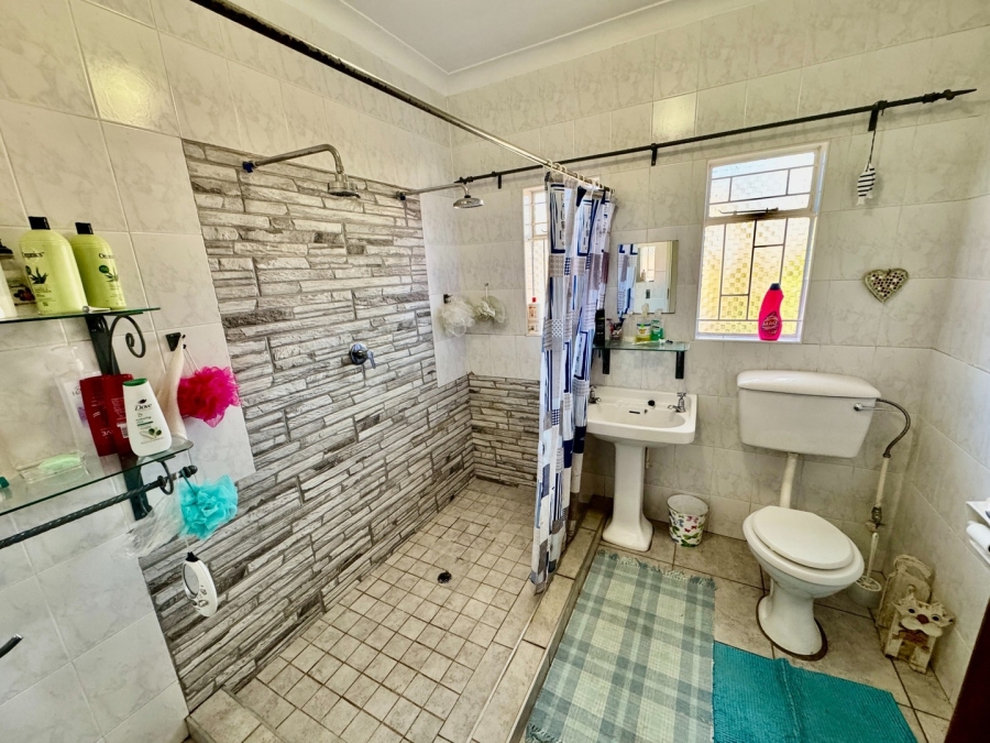 5 Bedroom Property for Sale in Potchefstroom North West